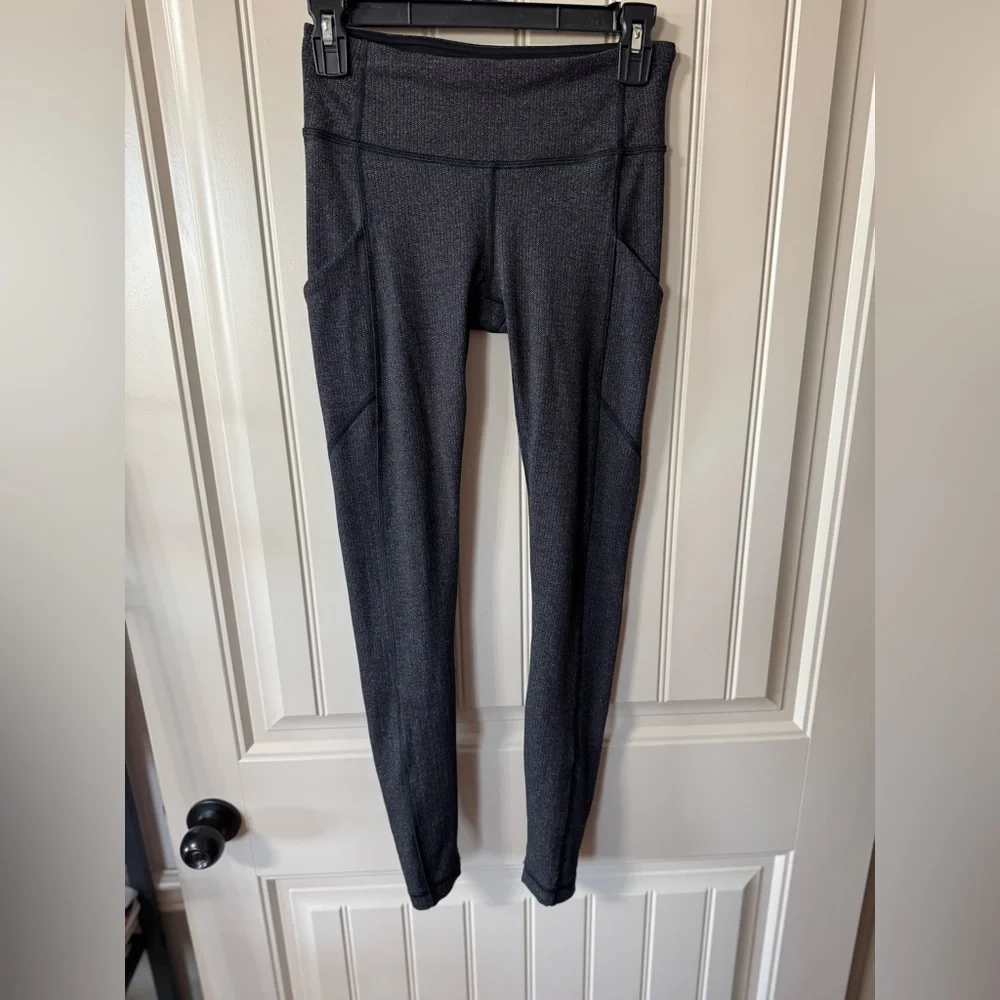 LULULEMON 🩶 High-Waist Charcoal Gray Athleisure Leggings (Women’s Size 4)